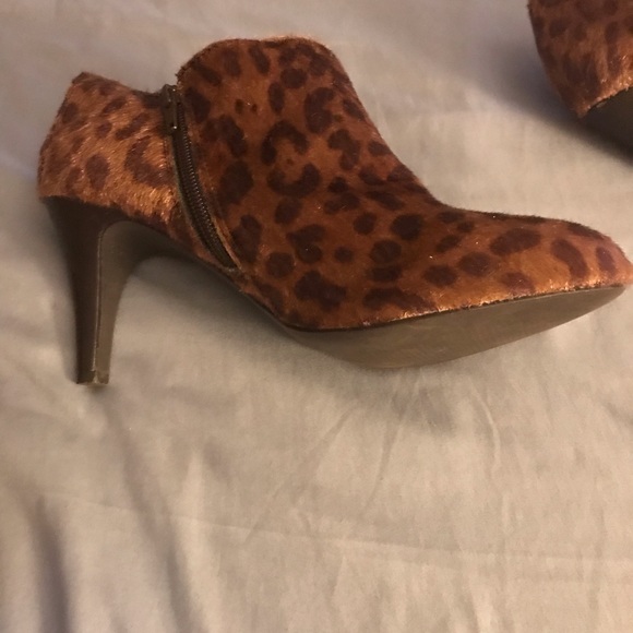 Leopard print booties size 8.5 New - Picture 2 of 4
